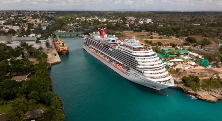 Crucero en el puerto de La Romana (República Dominicana) | Foto: vía Amarit