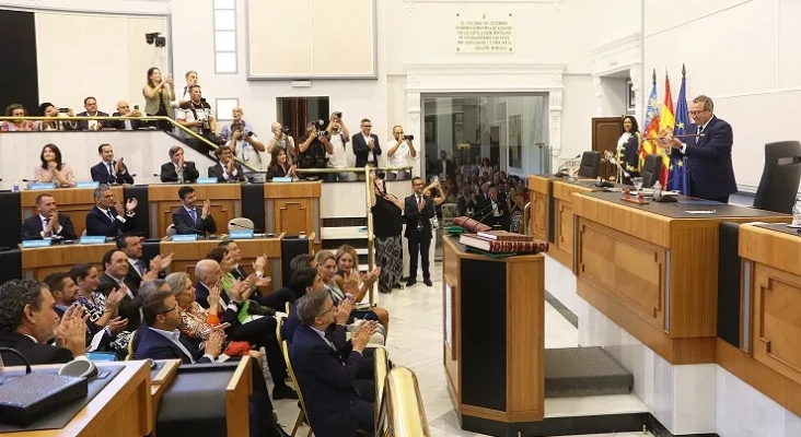 Toni Pérez durante la toma de posesión de la presidencia de la Diputación de Alicante