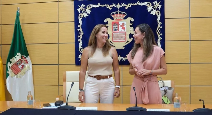 Lola García, presidenta del Cabildo de Fuerteventura, y Jéssica de León, consejera de Turismo de Canarias Lola García, presidenta del Cabildo de Fuerteventura, y Jéssica de León, consejera de Turismo de Canarias