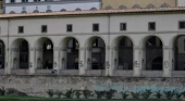 Grafitis en el Corredor Vasariano, en Florencia (Italia) Foto Controradio