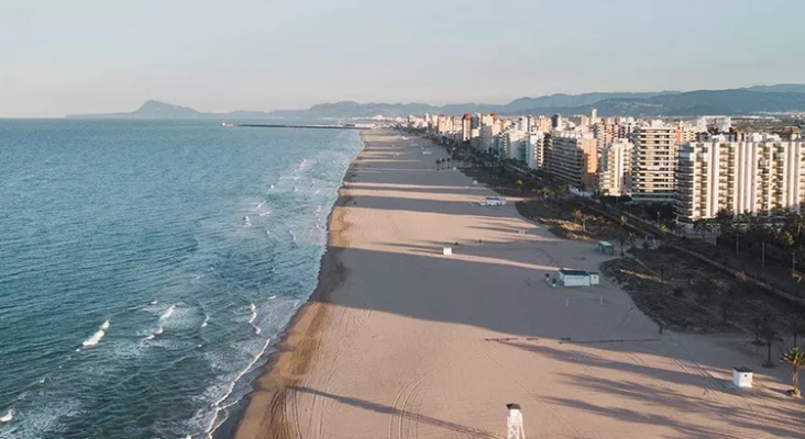 Vista aérea de una playa en Gandía (Valencia) | Foto: Turespaña