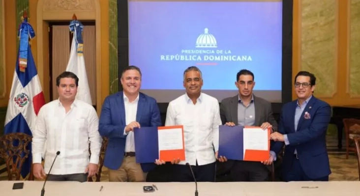 R. Dominicana: Firmado el contrato para reconvertir el puerto de Arroyo Barril en terminal de cruceros