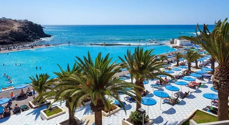 Piscina de agua salada del hotel Alborada, considerada la más grande de Europa | Foto: Ona Hotels
