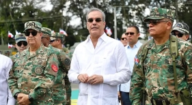 El presidente de República Dominicana, Luis Abinader, anuncia el cierre total de la frontera con Haití