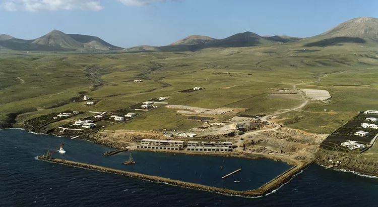 Puerto Calero, en obras, en una imagen de 1987 | Foto: Cedida