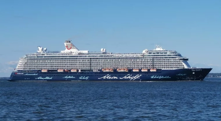 El crucero "Mein Schiff 3", propiedad de Tui, realizará este verano 20 escalas en Ibiza | Foto: Pjotr Mahhonin CC BY-SA 4.0