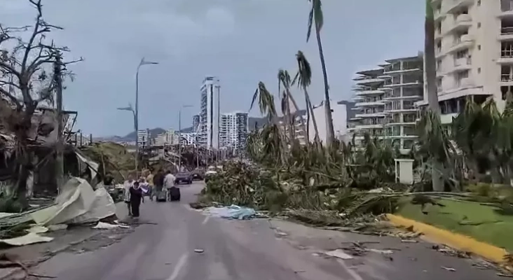 Captura de vídeo de la destrucción en Acapulco Fuente @MLopezSanMartin