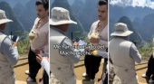 Amenazan con expulsión a influencer español por quitarse la camiseta en Machu Picchu (Perú)