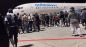 Rusia cierra el aeropuerto de Majachkalá por una persecución multitudinaria a pasajeros de un vuelo israelí