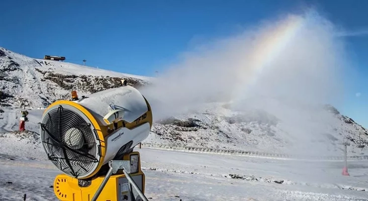 Sierra Nevada pone en marcha 70 cañones de nieve artificial para poder iniciar la temporada de esquí