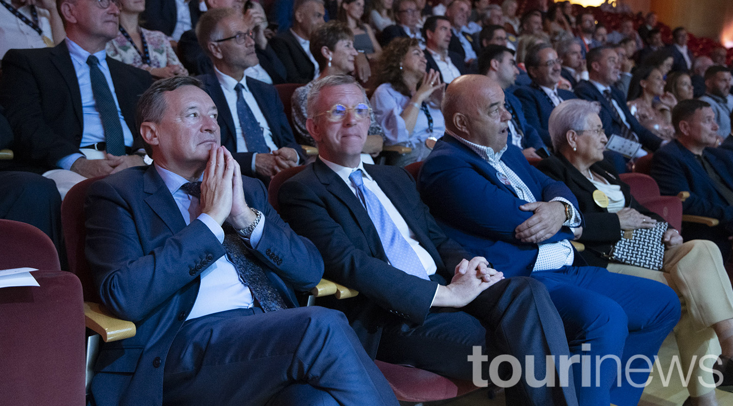 Ángel Simón, Enrique Luis Larroque, Óscar Díaz e Isabel García Bardón durante la ceremonia. 