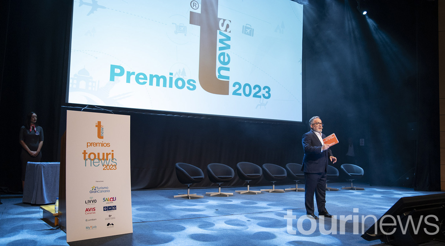 Ignacio Moll conduciendo la gala de premios.