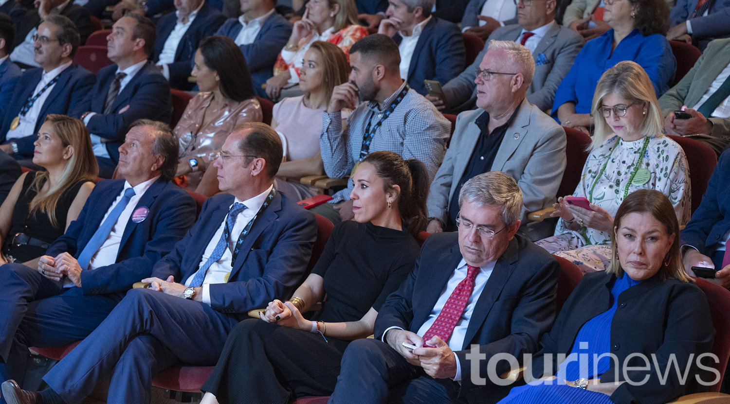 Yilenia Vega, Juan Manuel Benítez, José Manuel Sanabria, Jessica de León, Marco Aurelio Pérez y Astrid Pérez.