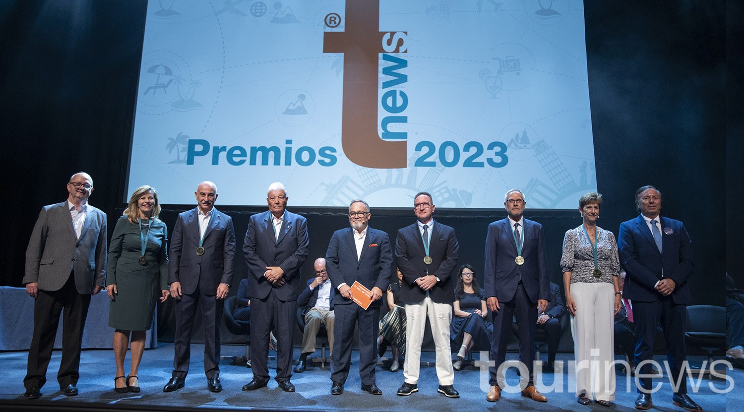 Juan González, Margarita Müller, Eduardo Zamorano, Victoriano Elvira, Ignacio Moll, Carlos Villota, Pedro Lara, Sofía Torralbo y Juan Manuel Benítez del Rosario. 