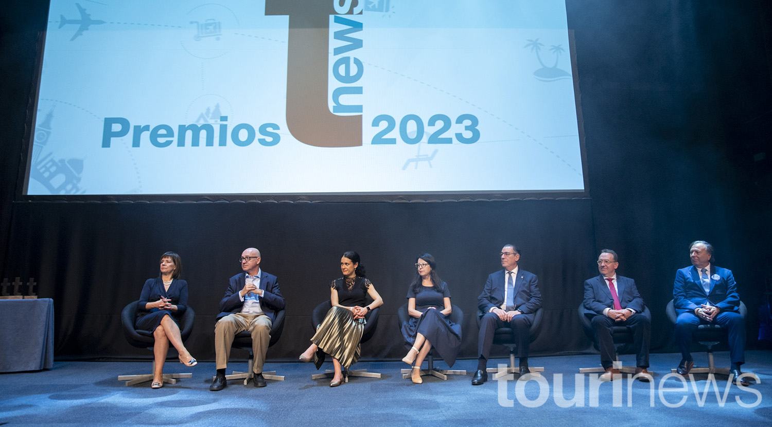 Julia Simpson, Jesús Nuño de la Rosa, Laura Meyer, Lucía Méndez-Bonito, Juan Manuel Martín de Oliva, José Luis Yzuel y Juan Manuel Benítez del Rosario. 