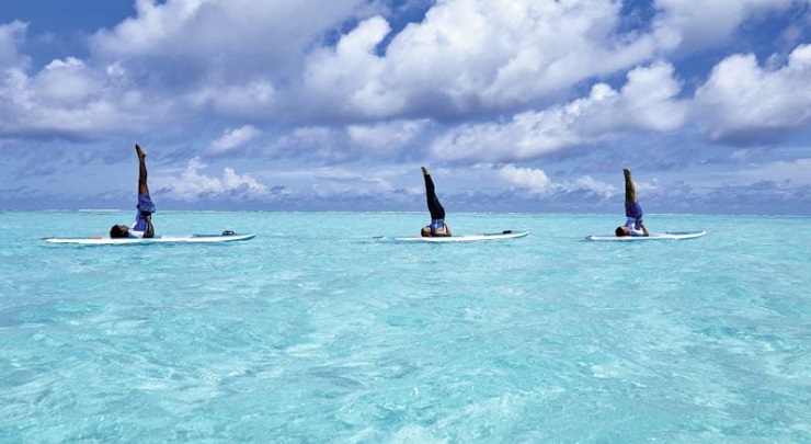 Clase de yoga en el mar como parte del programa Riu Fit, organizado por los hoteles RIU que cuentan con Todo Incluido