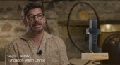 Jesús Castaño, director de la Fundación Martín Chirino, explica cómo se crearon las estatuillas de los Premios Tourinews