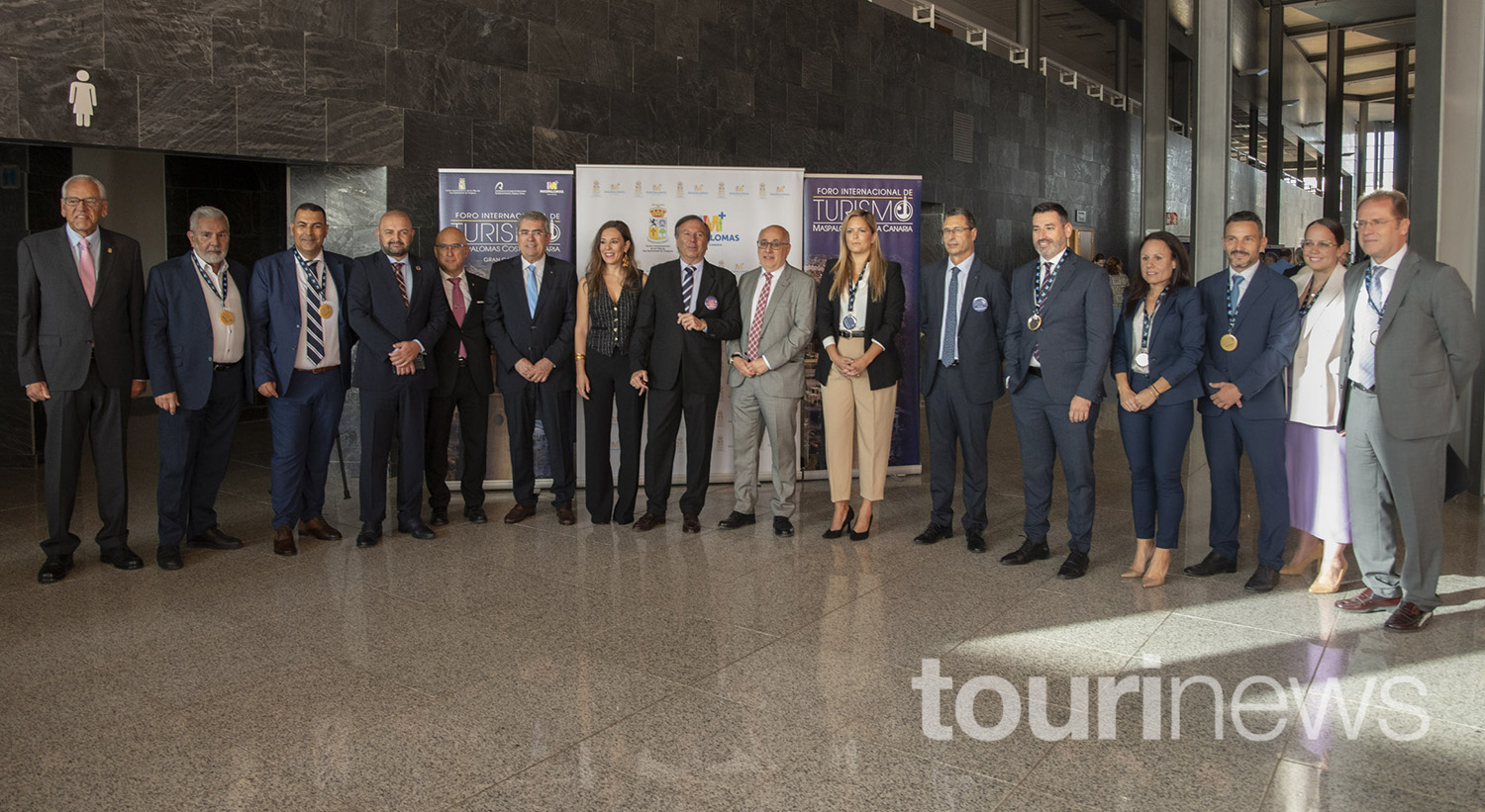 Ramón Suárez, José M. Rodríguez, Gustavo Moreno, Carlos Álamo, Miguel A. Rodríguez, Marco A. Pérez, Jessica de León, Juan M. Benítez, Antonio Morales, Yilenia Vega, Aziz Sair, Alejandro Marichal, Lucía Jiménez, Ruymán Cardoso, Davinia Ramírez y José M. Sanabria