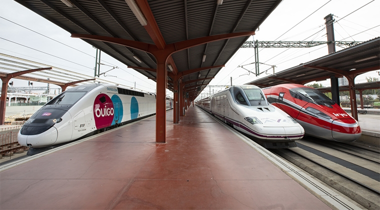 Trenes de alta velocidad en la estación de Madrid-Chamartín Clara Campoamor | Foto: Adif