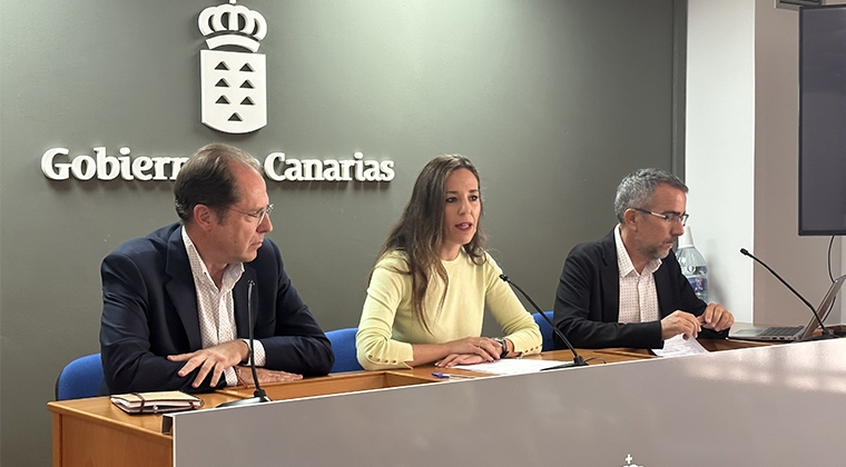 Por la izquierda: José Manuel Sanabria, Jessica de León y Raúl Hernández | Foto: Gobierno de Canarias
