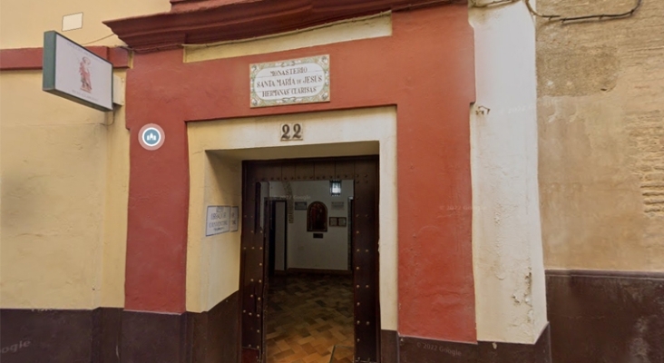 Puerta del convento de Santa María de Jesús en Sevilla | Foto: Google Maps