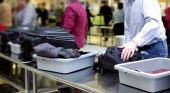 Los escáneres que evitarán sacar líquidos en el control de equipajes no llegarán a España hasta finales de año