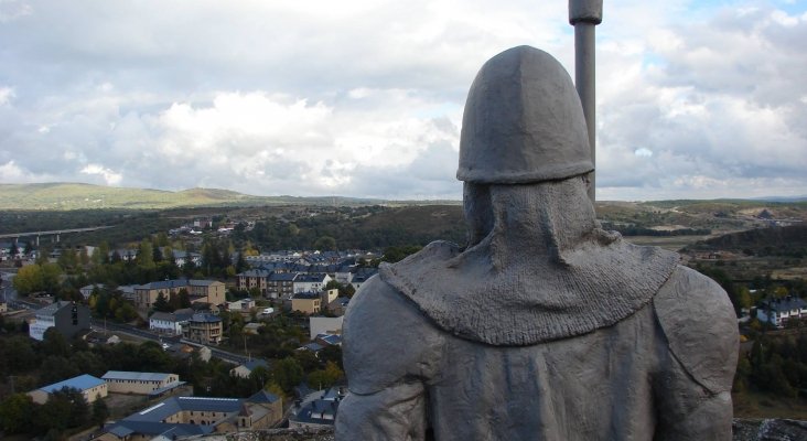 Estatua de un soldado en Sanabria