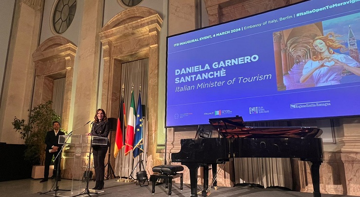 Recepción en la Embajada de Italia en Berlín de la mano de la ministra de Turismo, Daniela Santanchè. Foto Ministerio de Turismo de Italia