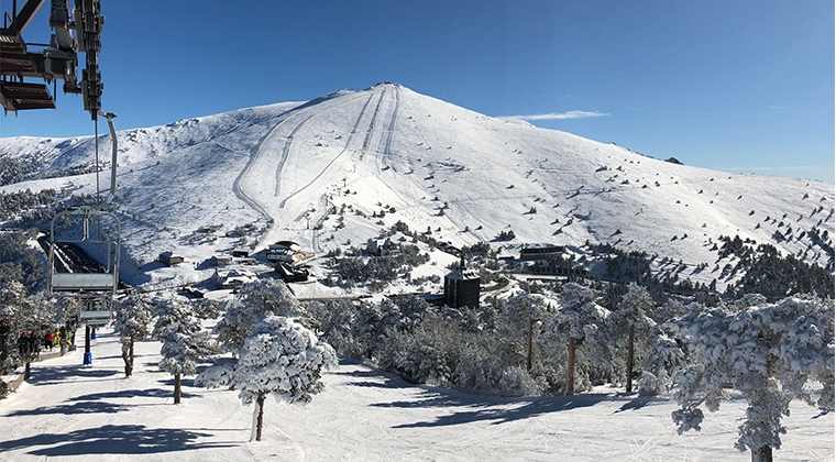 Vista de la estación de esquí Puerto de Navacerrada, en Madrid | Foto: vía Facebook (@Puerto de Navacerrada) Vista de la estación de esquí Puerto de Navacerrada, en Madrid | Foto: vía Facebook (@Puerto de Navacerrada)