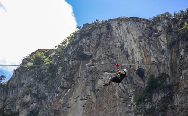 Tirolina de Camaleño. Foto tomada de El Diario Montañés