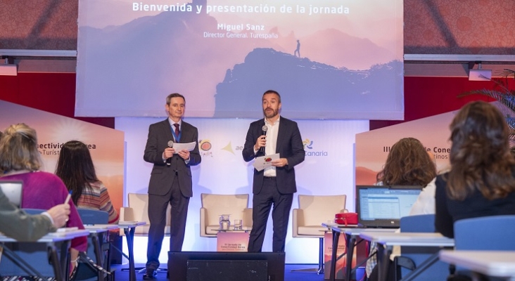Ignacio Biosca, director de datos y mercado aeronáutico de Aena; y Miguel Sanz, director de Turespaña