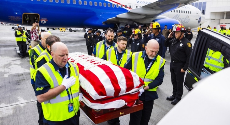 Alaska Airlines se encarga del último vuelo a casa de un héroe de Pearl Harbor Foto Ingrid Barrentine