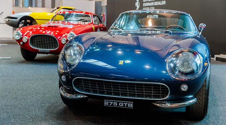 Ferraris 275 GTB, en primer término, y Berlinetta Vignale detrás | Foto: Messe Essen