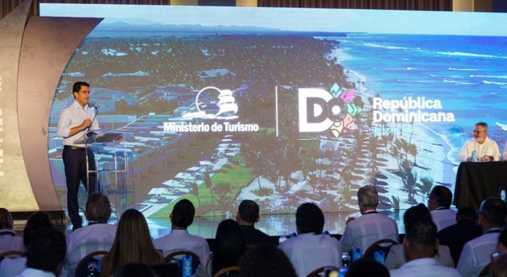 R. Dominicana invertirá 20 millones de dólares en una escuela superior de Turismo en Punta Cana | Foto: David Collado vía Twitter