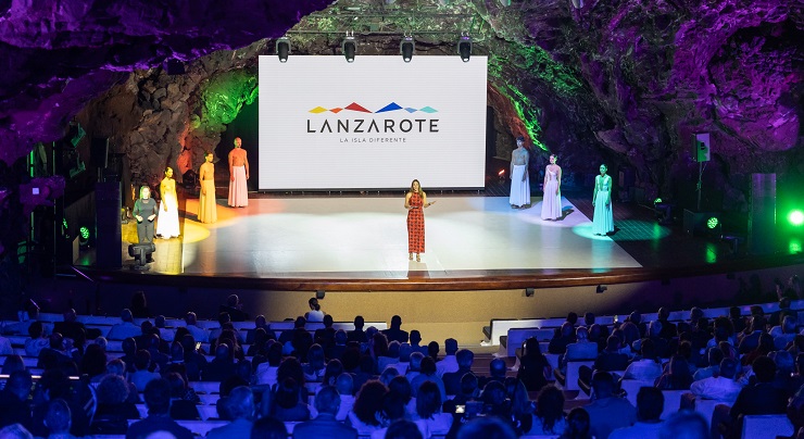 Helen Lindes ejerció de maestra de ceremonias