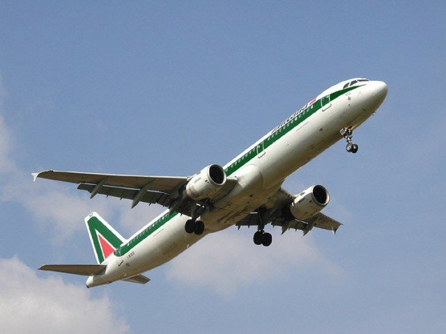 Alitalia quiere recortar aún más sus pérdidas