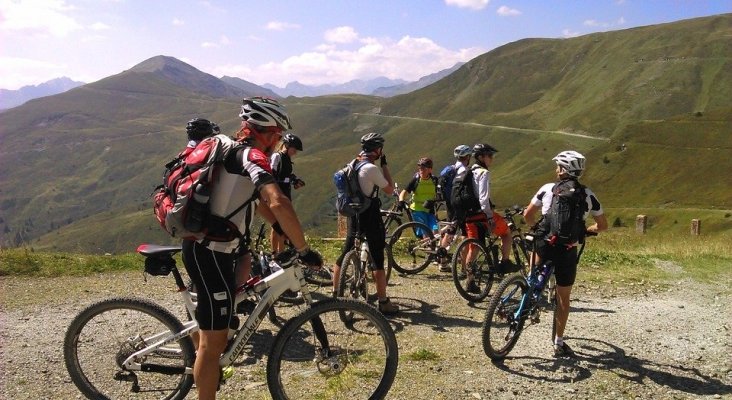 Ciclistas en los Pirineos