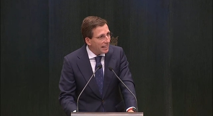 José Luis Martínez Almeida durante el pleno